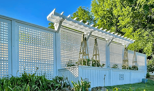 Polk County Painter example of work: newly painted, high-quality looking white fencing